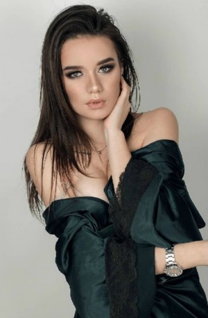 Paris Escorts - Lois czech Paris Escort