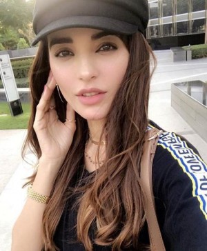 Dubai Escorts - Ashi Arab Dubai Escort