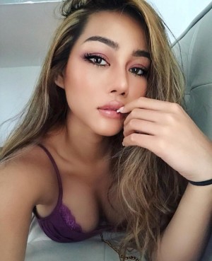 Dubai Escorts - Hania indian Dubai Escort