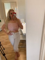 Lyon Escorts - Priscalady Czech Lyon Escort