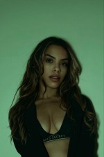 London Escorts - Zoey Brazilian London Escort