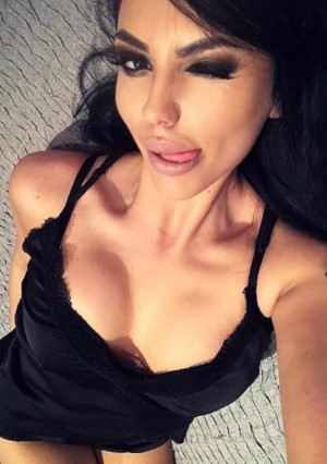 Berkshire Escorts - Mina Eastern European Berkshire Escort