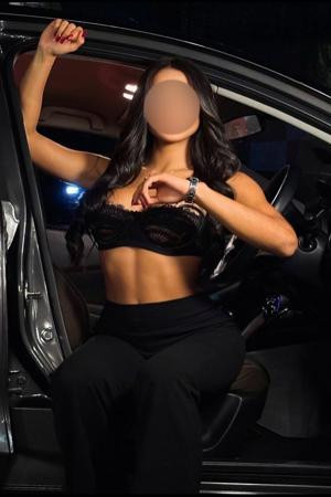 Berkshire Escorts - Aida Sparkles British Berkshire Escort