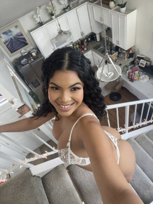 Cracow Escorts - Darycia Polonaise Cracow Escort