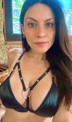 Paris Escorts - Yanine  Paris Escort