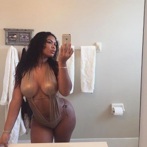 Dubai Escorts - Zoe Brazil Dubai Escort